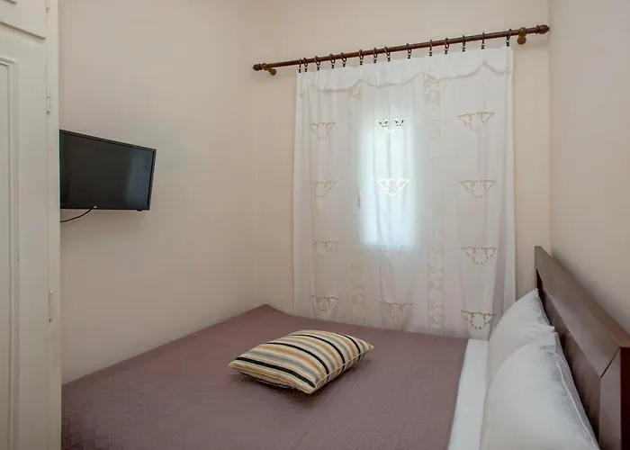 Xατζηράδος *