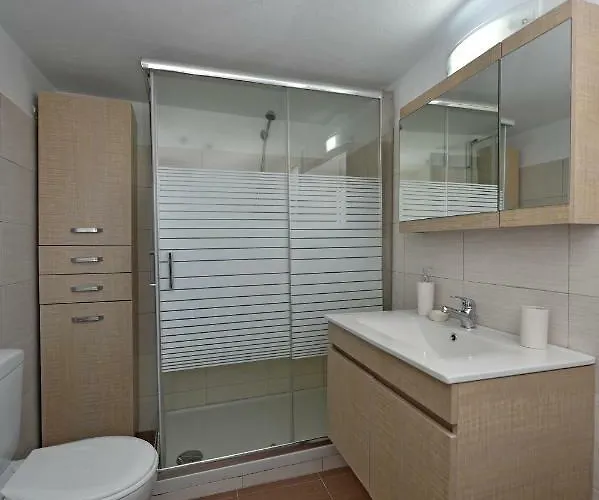 Xατζηράδος *